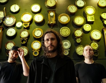 Το alternative rock συγκρότημα MAD SNEAKS παρουσιάζει το νέο μουσικό βίντεο «Dirty Blood»