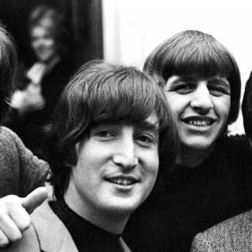 Οι Beatles μιλούν για τον Elvis!