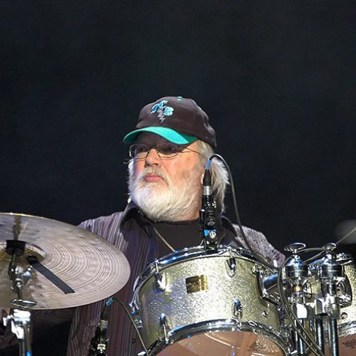 Έφυγε από τη ζωή ο Ronnie Tutt, από τη θρυλική TCB Band….